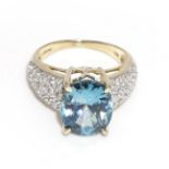 Ring. 10 K GG und WG.