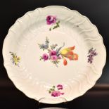 Schale. Meissen, 18. Jh. | Porzellan, farbig staffiert.