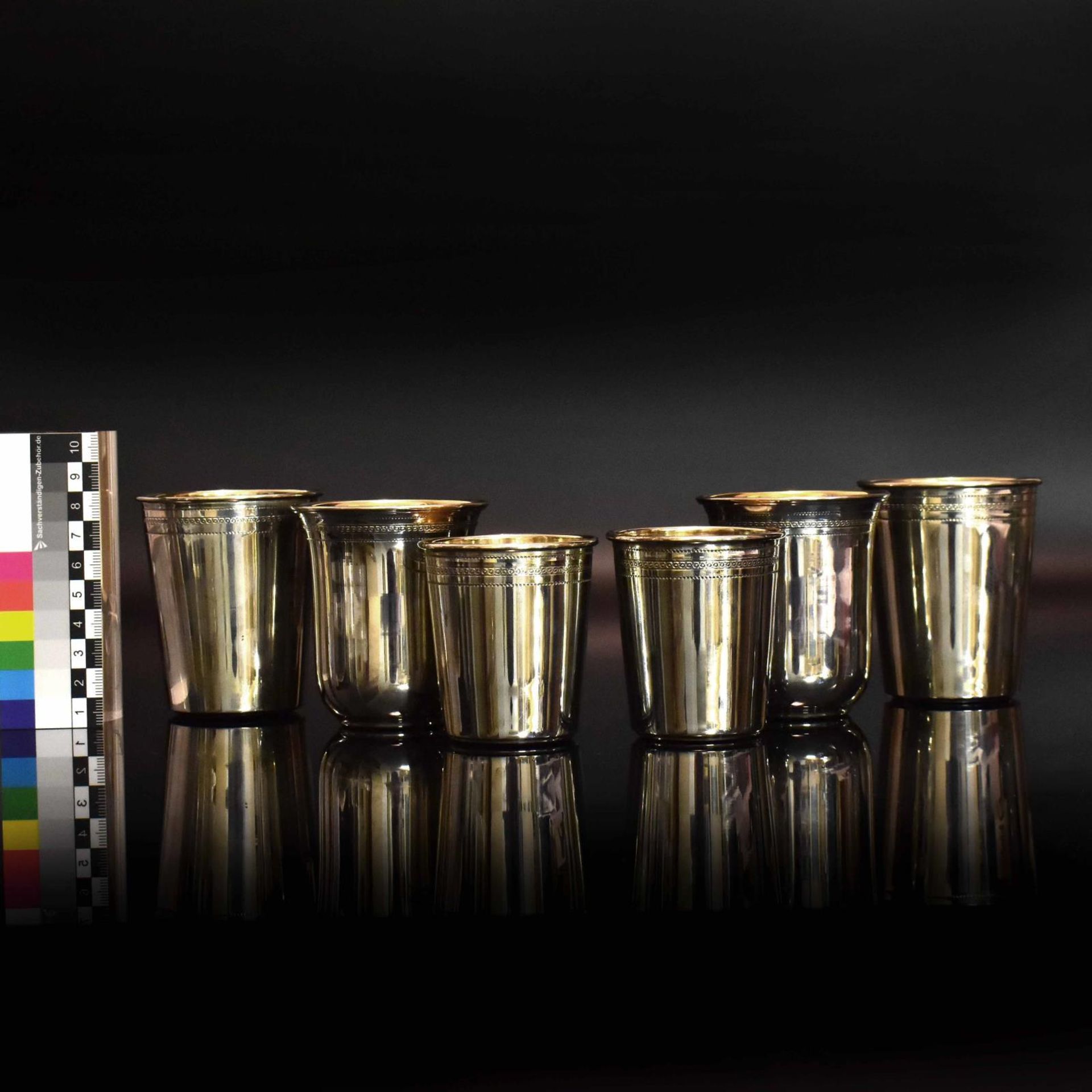 Sechs Becher. Schwäbisch Gmünd, 20. Jh., Gebrüder Deyhle | Silber, innen vergoldet. - Bild 2 aus 3