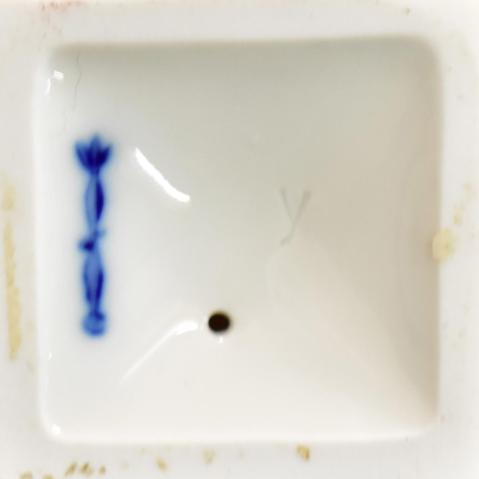 Fünf Monatsfiguren. KPM Berlin | Porzellan, weiß. - Bild 3 aus 3