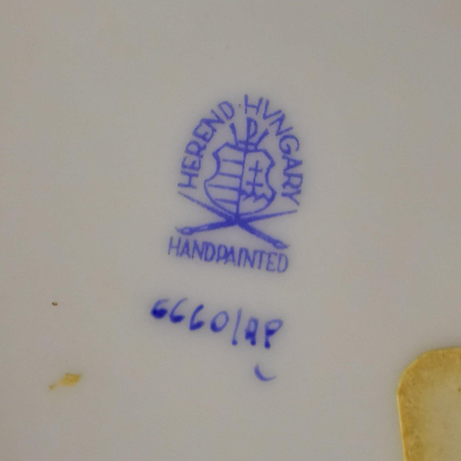 Deckelvase. Herend | Porzellan, Farb- und Goldstaffage. - Bild 3 aus 3