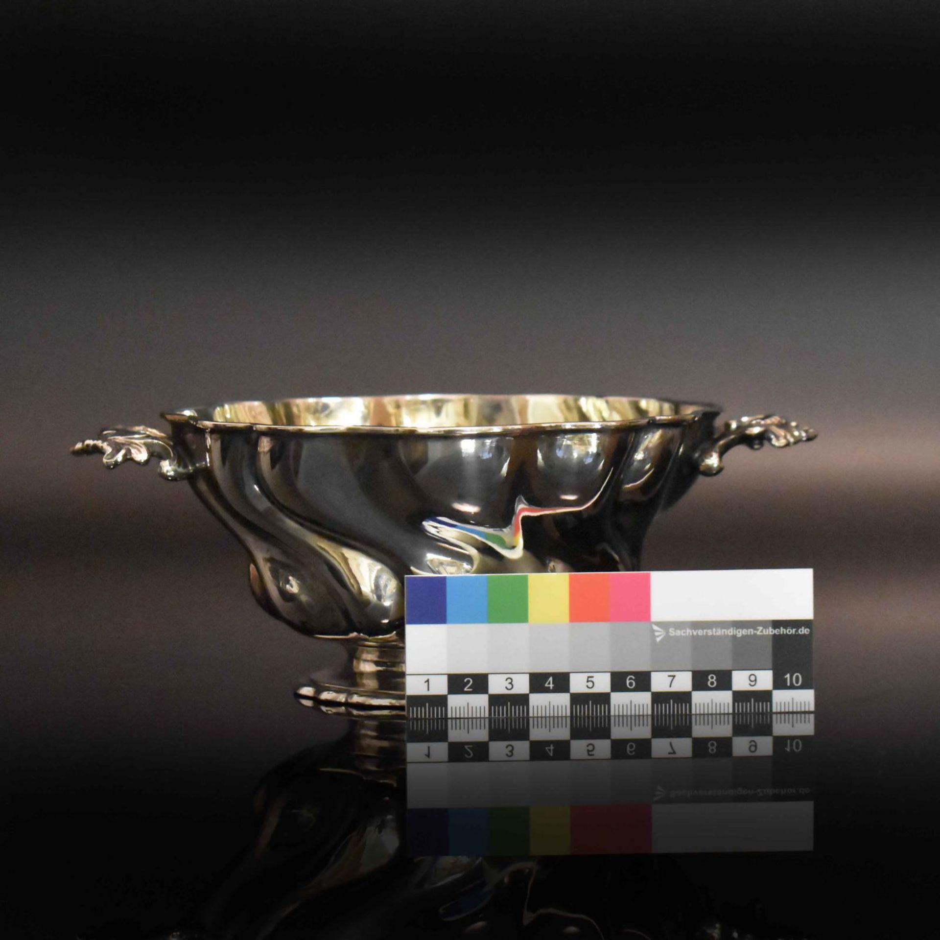 Henkelschale. Silber, innen vergoldet (geprüft). - Bild 2 aus 4