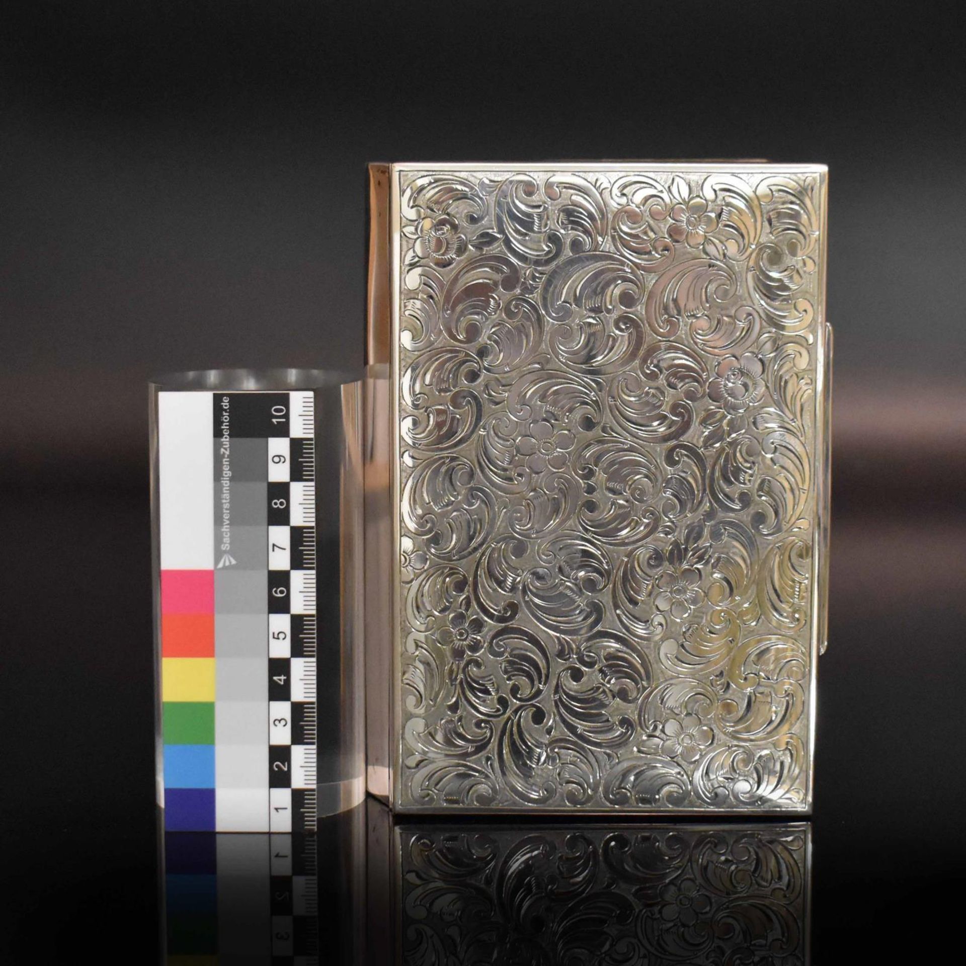 Zigarettendose. Schwäbisch Gmünd, 20. Jh., Gebrüder Kühn | Silber, Holzkern. - Bild 2 aus 4