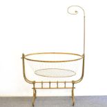 Wiege. Um 1900 und später | Gelbguss. Stoff.