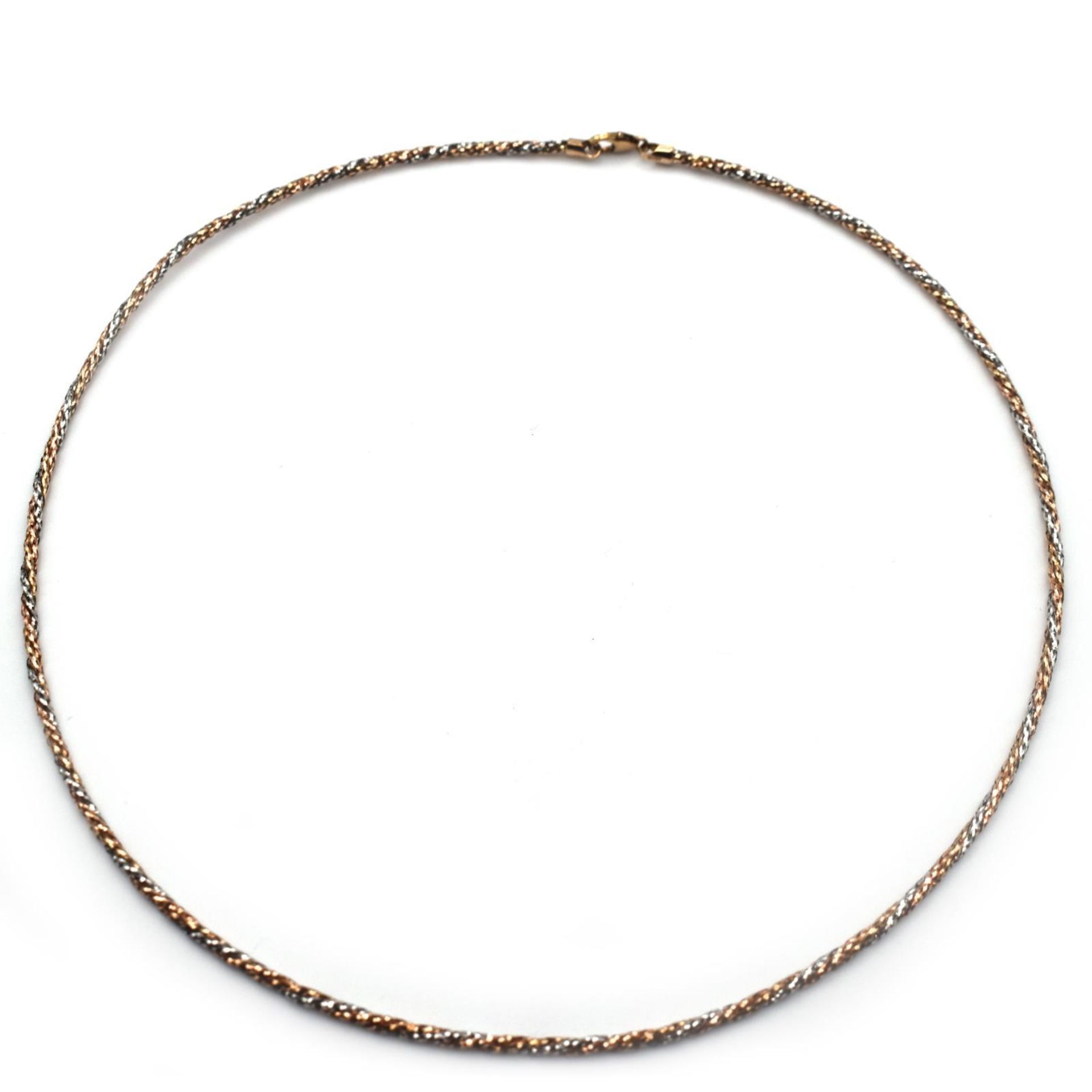 Collier. 9 K GG, WG und RG.