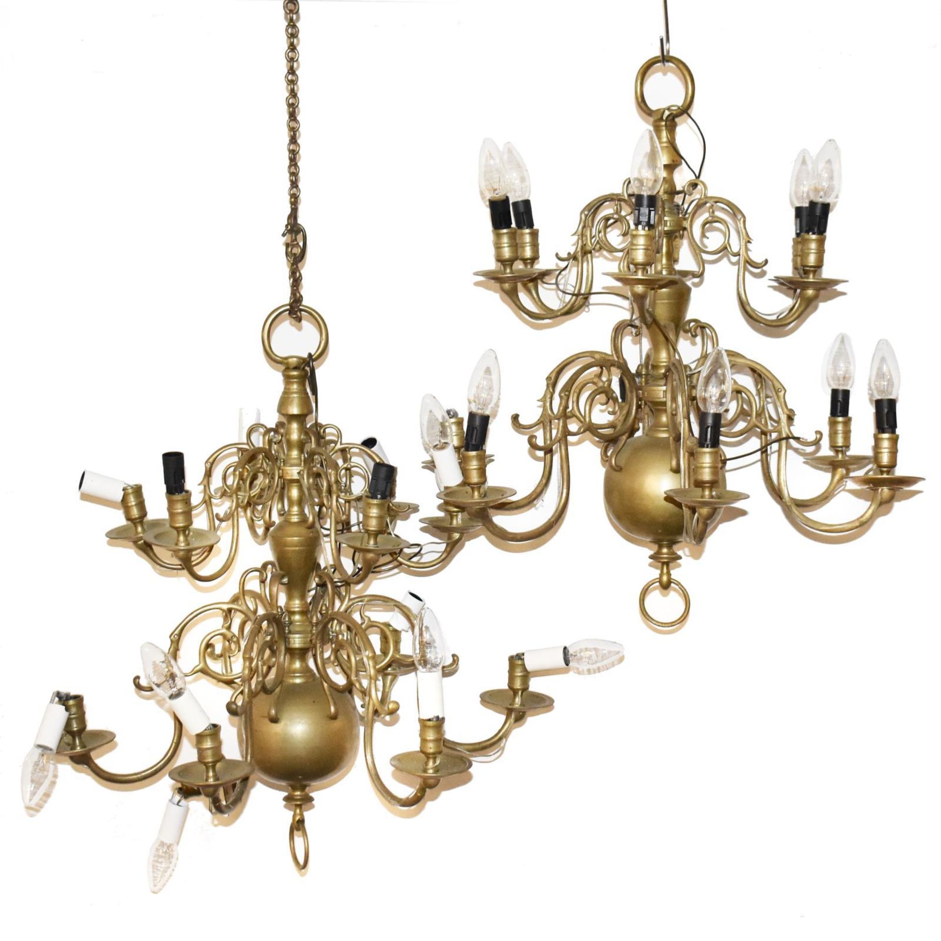 Ein Paar Lüster und 2 Appliquen. Messing.