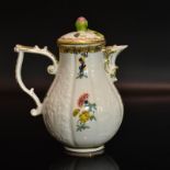 Kaffeekännchen. Meissen | Porzellan, Farb- und Goldstaffage.