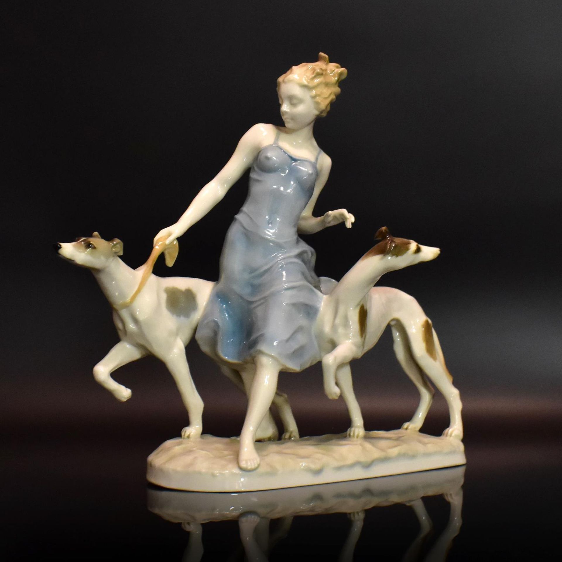 "Spaziergang". Hutschenreuther, nach Entwurf von K. Tutter | Porzellan, Unterglasurstaffage.