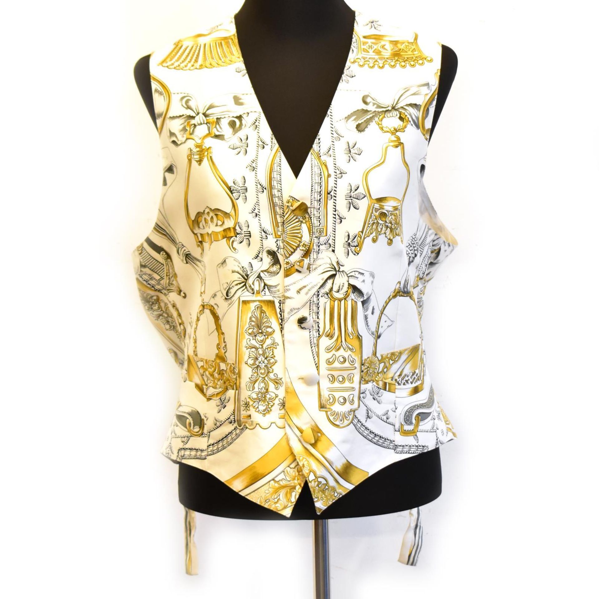 Drei Vintage-Westen. Hermès | 100% Seide, Leder u.a. - Bild 4 aus 4