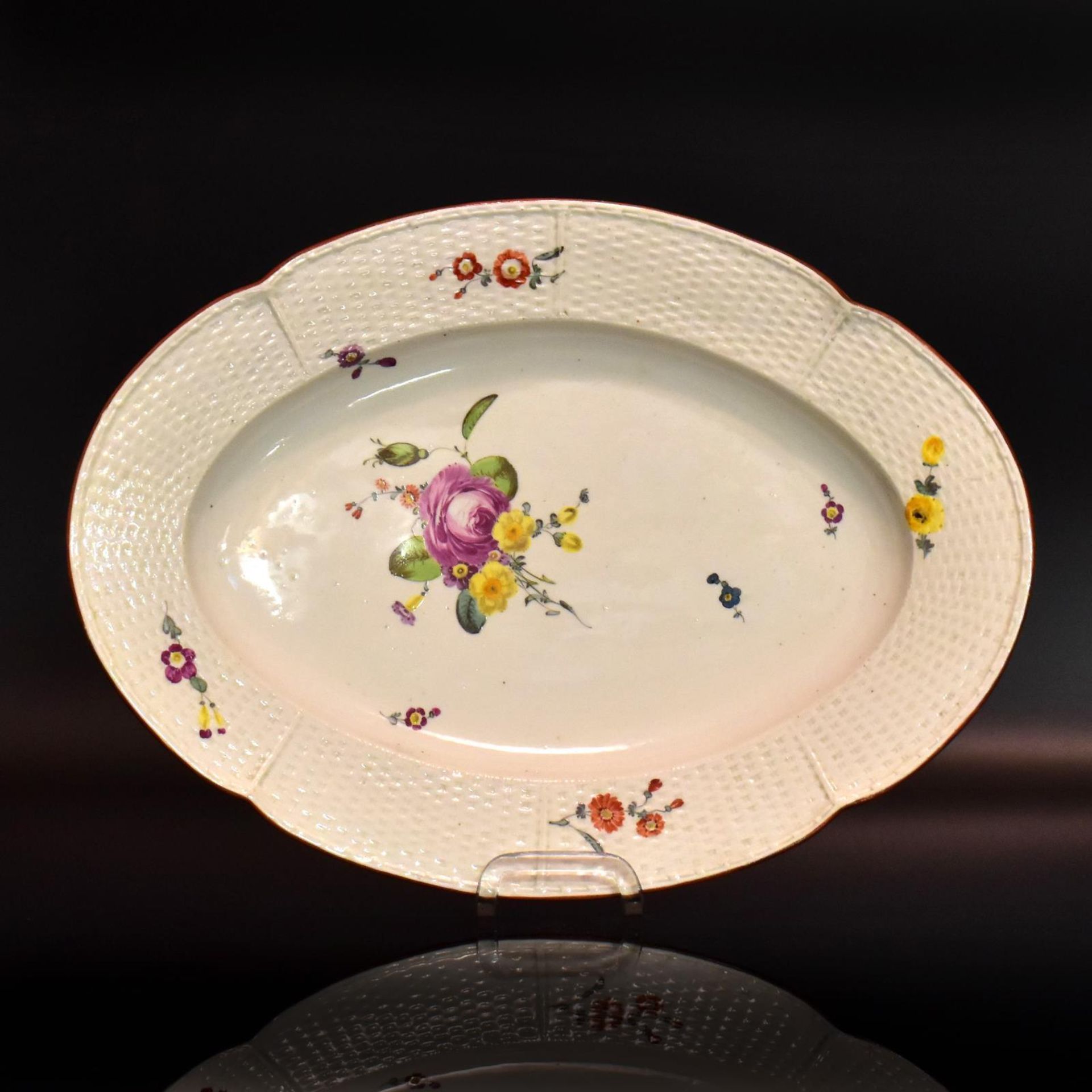 Ovale Platte. Frankenthal, 1777 | Porzellan, farbig staffiert.
