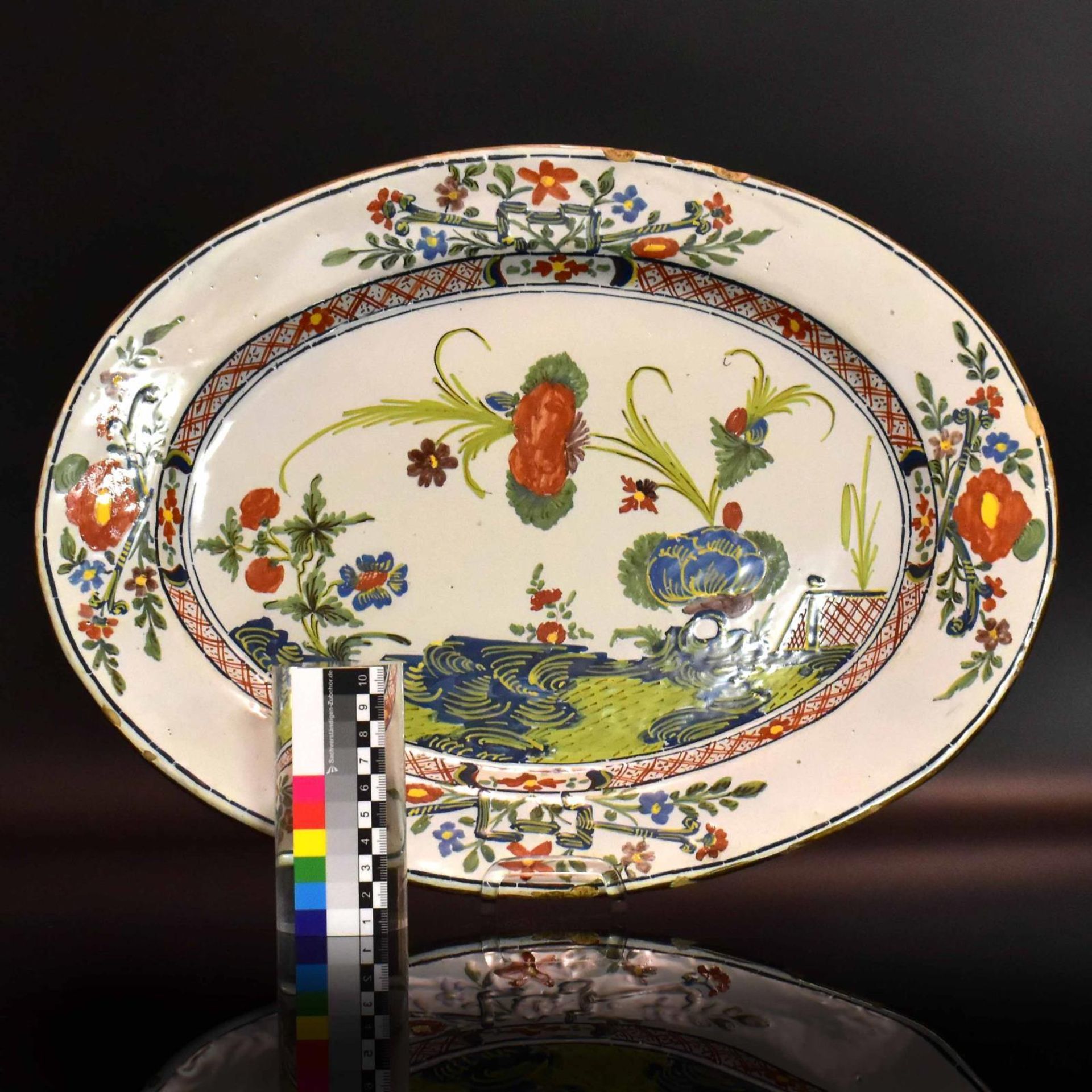 Ovale Platte. Delft, 17./18. Jh. | Fayence. - Bild 2 aus 2