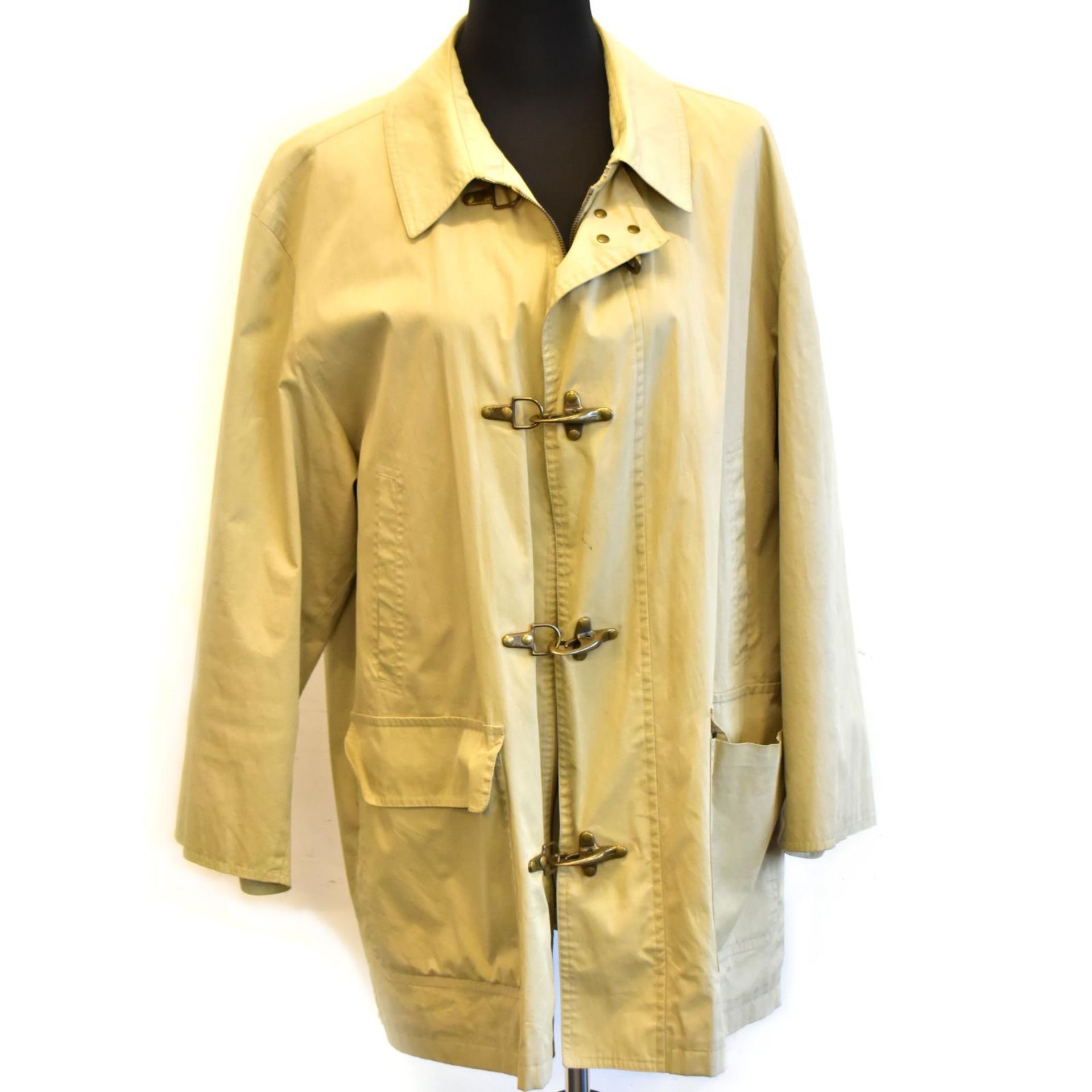 Vintage-Trenchcoat. Hermès | 100% Baumwolle, Messingschnallen.