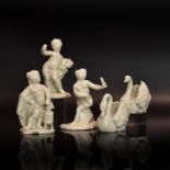 Zwei Schwäne und drei Putten. Nymphenburg | Porzellan, weiß.