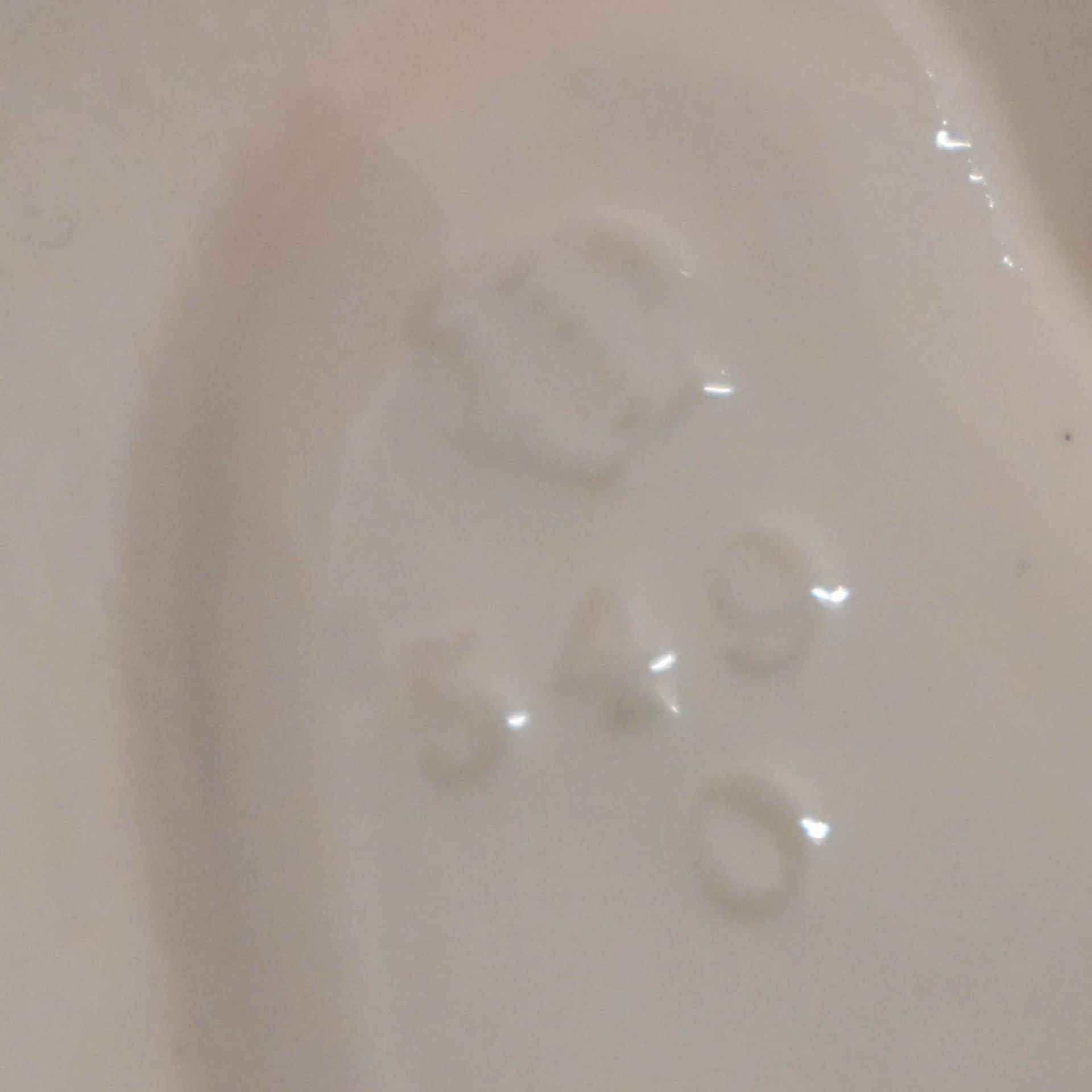 Läufer mit Consortin. Nymphenburg, nach Entwurf von F.A. Bustelli | Porzellan, weiß. - Bild 3 aus 3