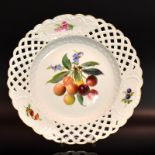 Obstteller. Meissen, Knaufzeit | Porzellan, Farb- und Goldstaffage.