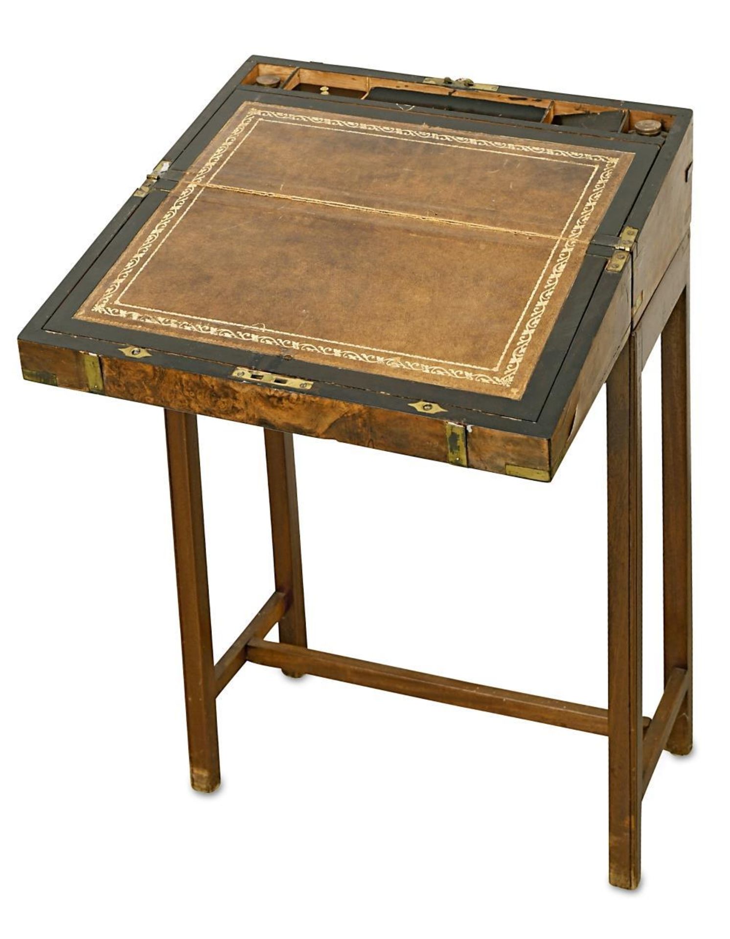 Kleiner Reisesekretär mit Untergestell. 19. Jh. | Verschiedene Hölzer furniert, tlw. geschwärzt,...