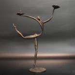 KENNEDY, JOHN. Figürlicher Kerzenleuchter - Serie "Tara". Bronze, patiniert.