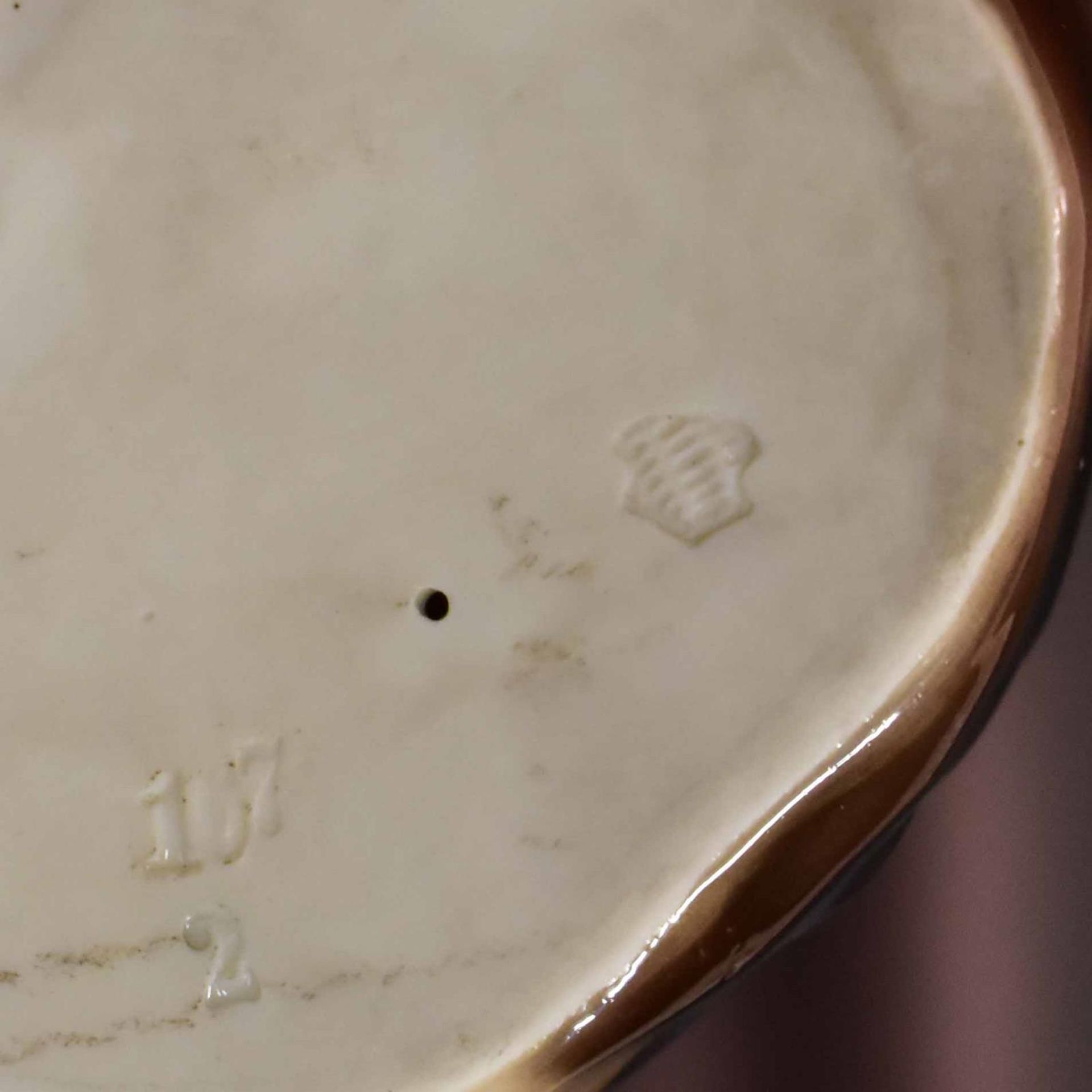 Dackel. Nymphenburg, nach Entwurf von W. von Bartels | Porzellan, Unterglasurstaffage. - Bild 3 aus 3