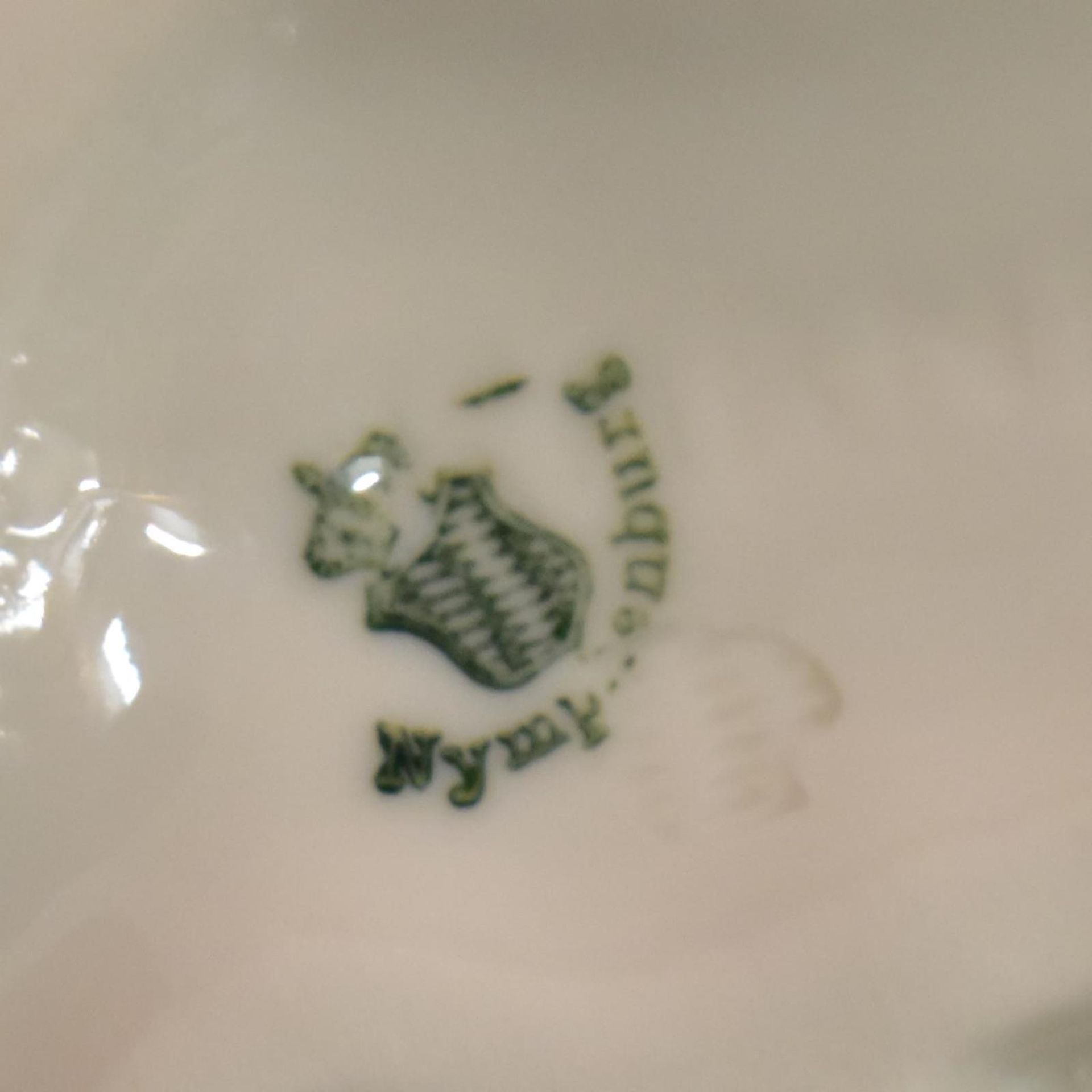 Deutscher Schäferhund. Nymphenburg, nach Entwurf von T. Kärner | Porzellan, Unterglasurstaffage. - Bild 3 aus 3