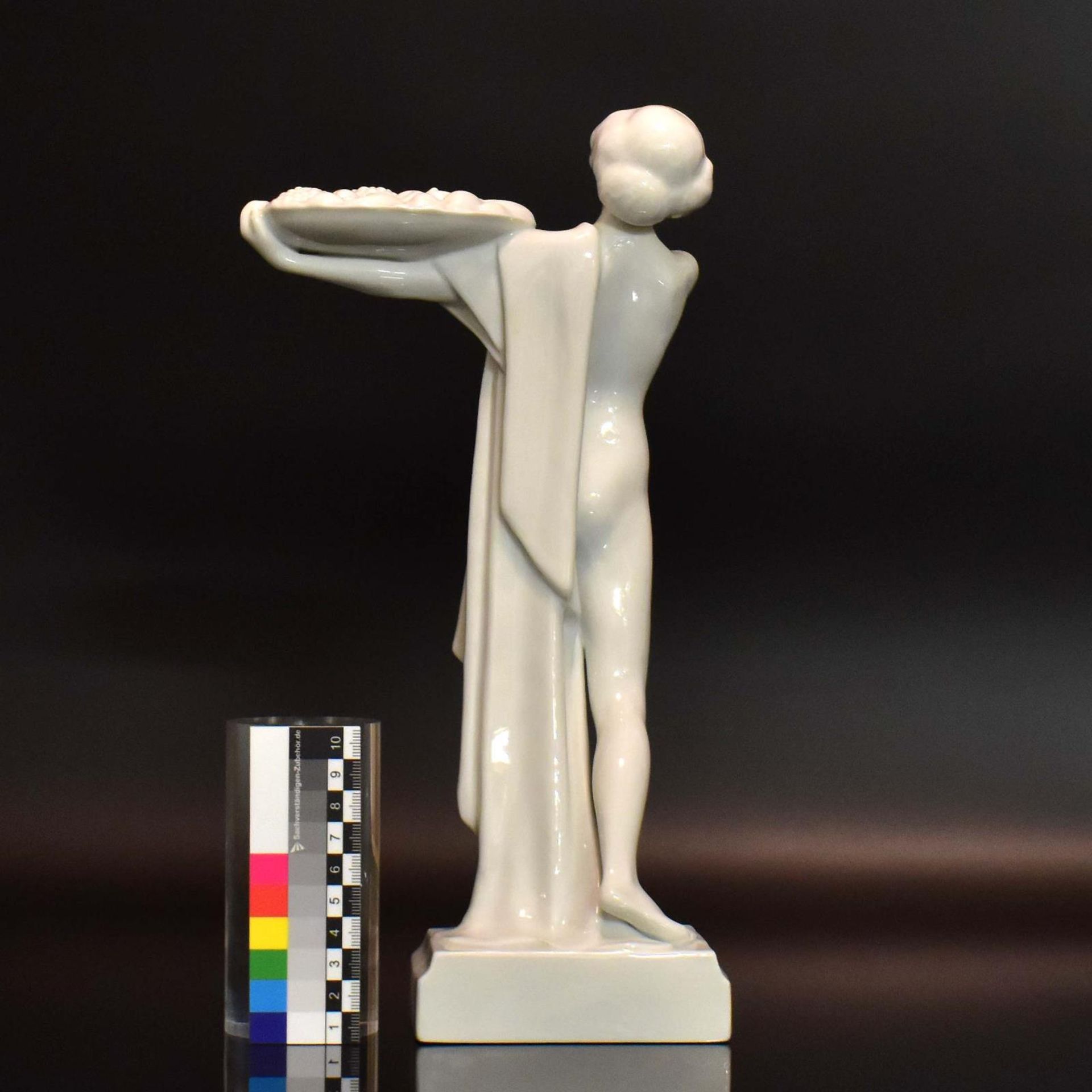 "Reife Früchte". Schwarzburger Werkstätten, nach Entwurf von E. Wagner | Porzellan, weiß. - Bild 2 aus 4