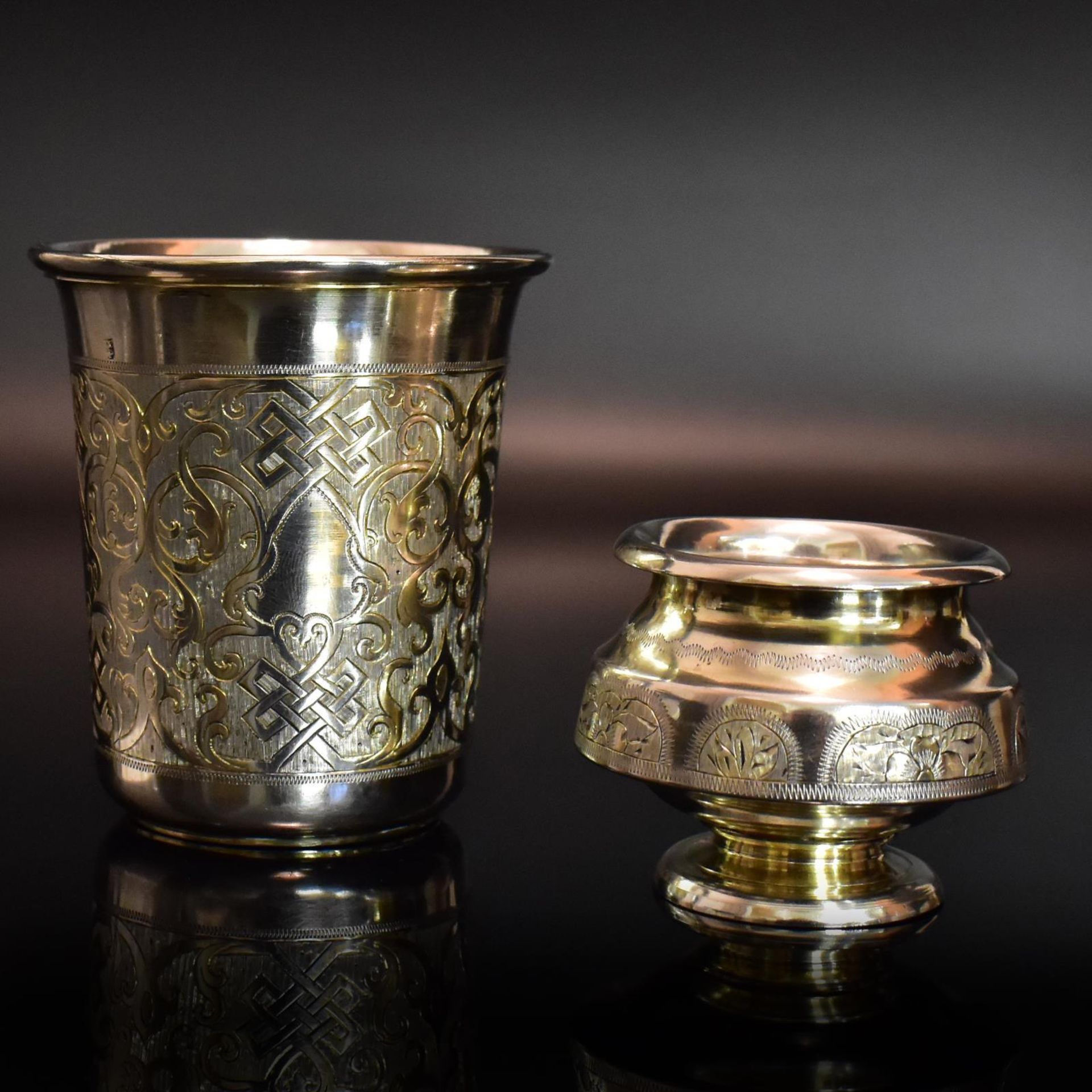 Zwei Becher. Russland | Silber, tlw. vergoldet.