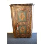 Bauernschrank. Süddeutschland/Alpenraum, 19./20. Jh. | Nadelholz, bemalt. Eisenbeschläge.