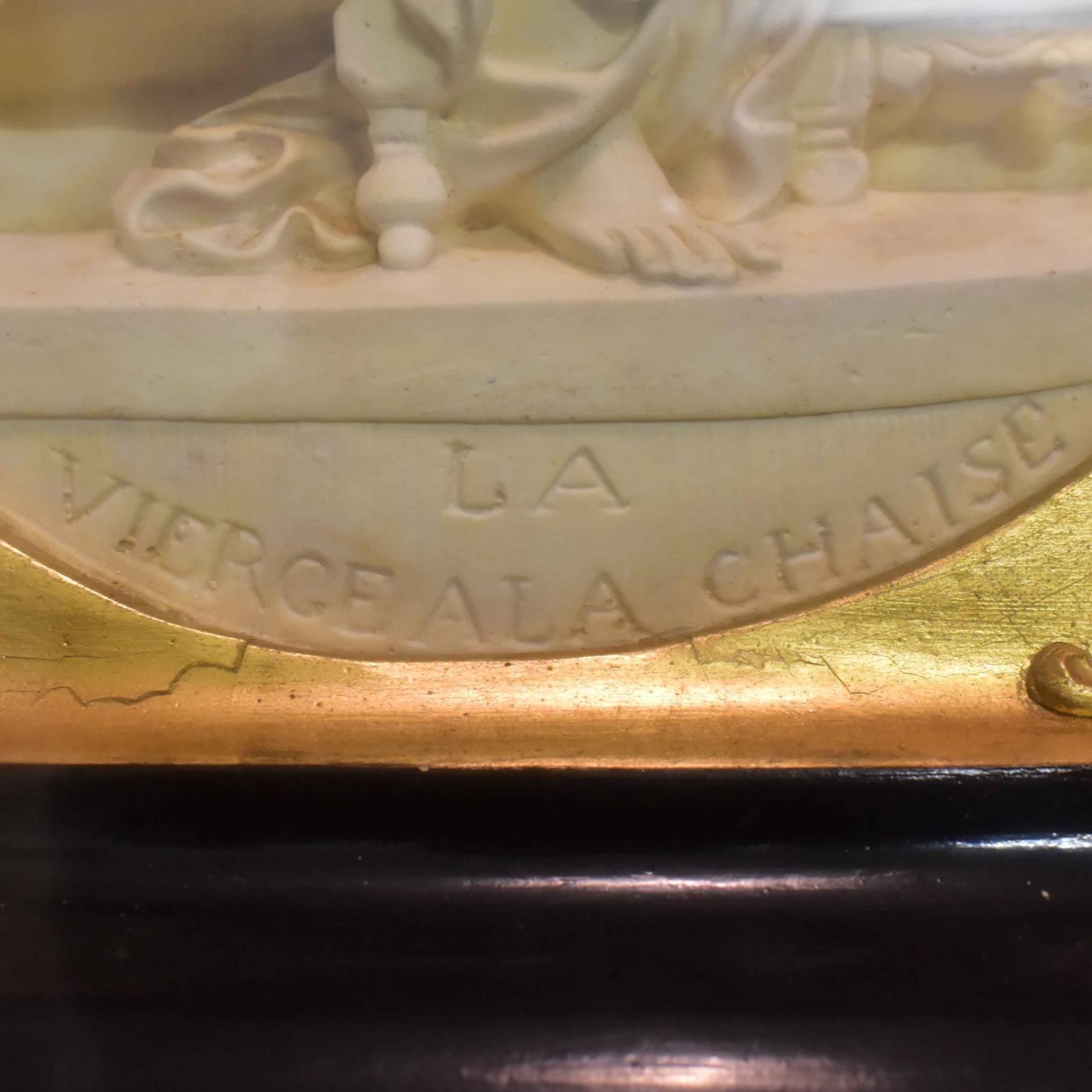 "La Vierge a la chaise". 19./20. Jh. | Gussmasse. - Bild 2 aus 2