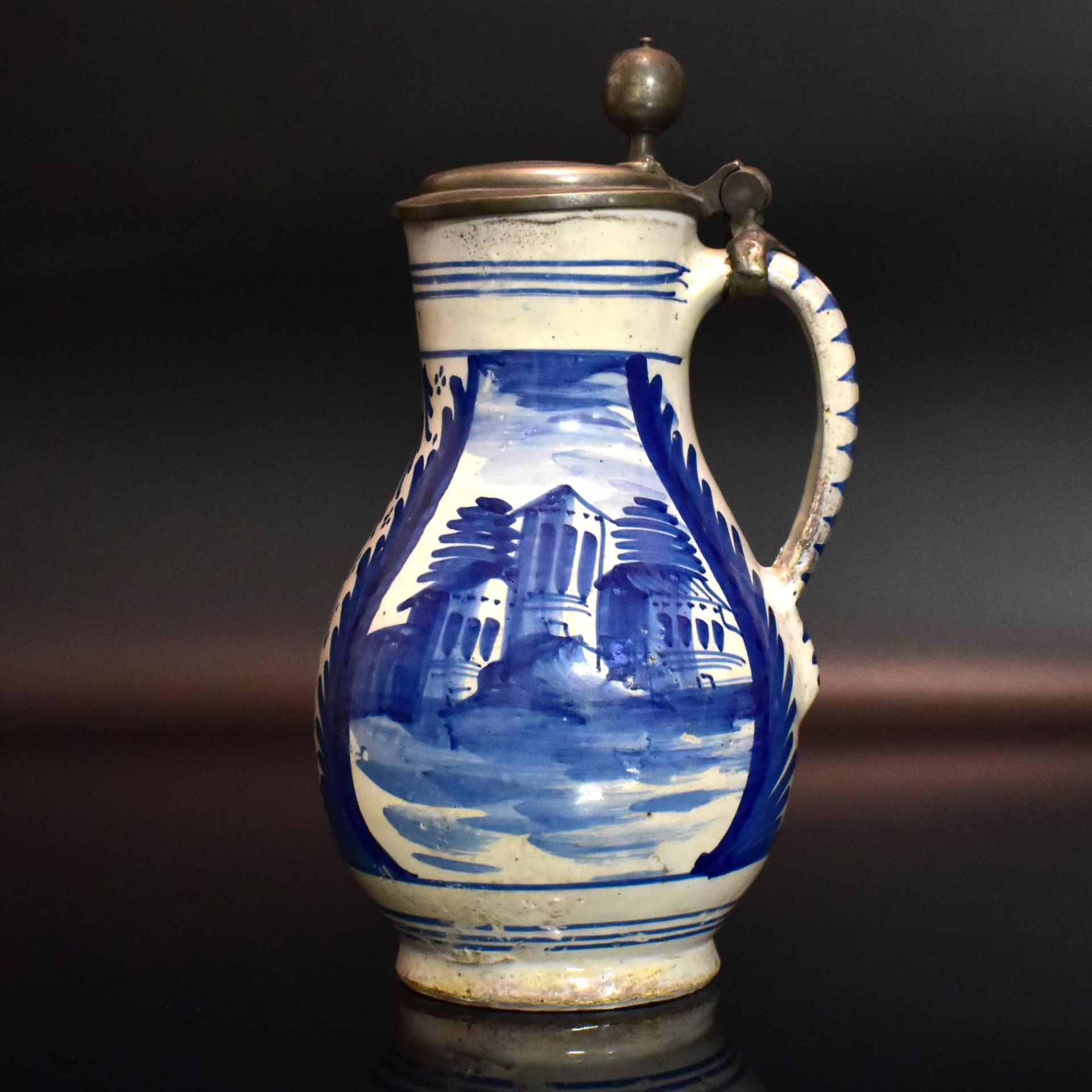 Kleiner Birnkrug. Frankfurt, 18. Jh. | Fayence, Zinndeckel.