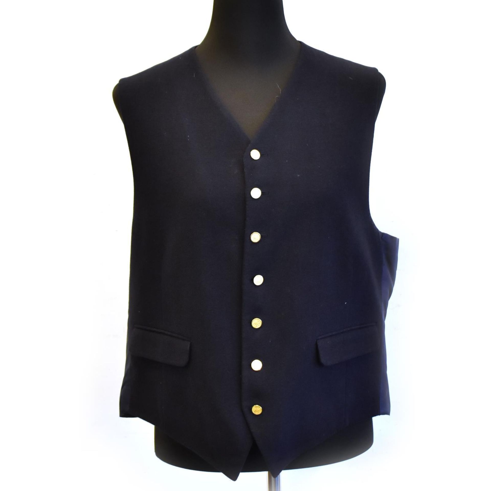 Drei Vintage-Westen. Hermès | 100% Seide, Wolle u.a. - Bild 4 aus 5