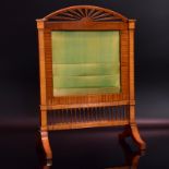 Tischlichtschirm. Ende 19. Jh. | Ahorn, Seide.