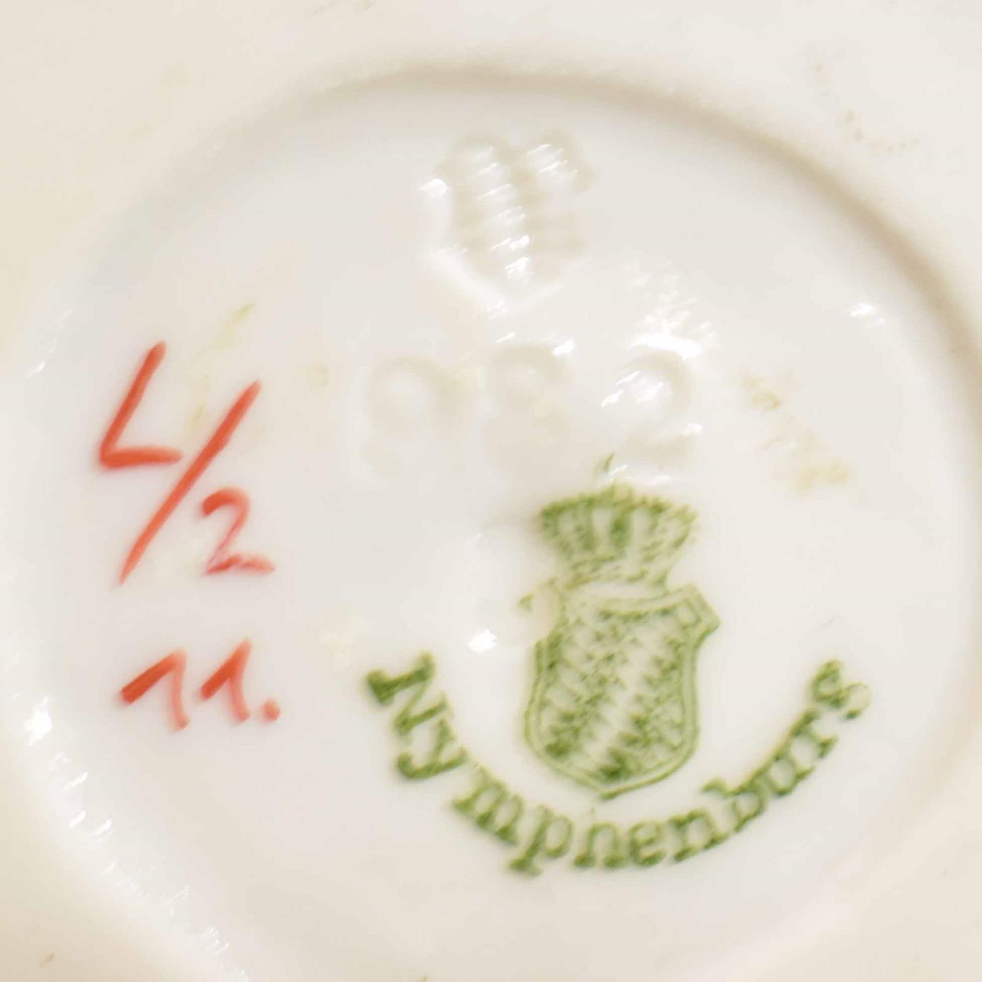 Herbst, Jüngling mit Jagdhorn. Nymphenburg, nach Entwurf von J. Künzli | Porzellan, farbig staffi... - Bild 3 aus 3