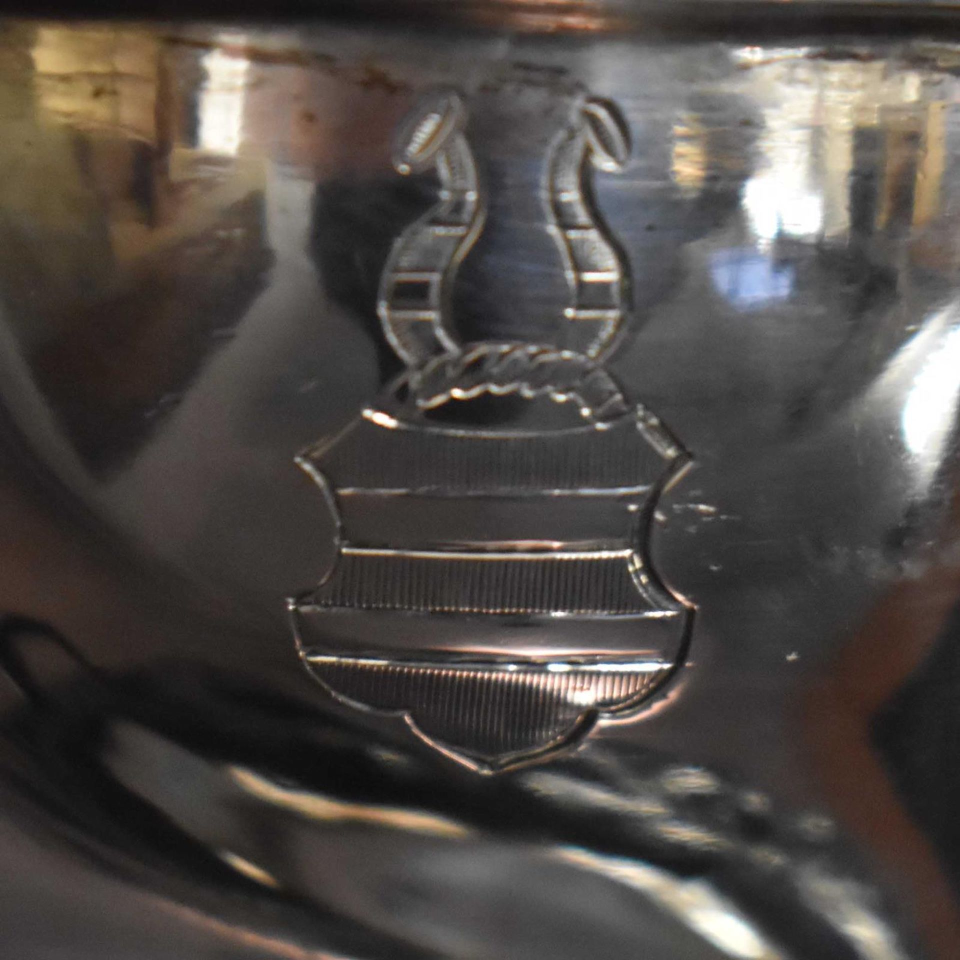 Henkelschale. Silber, innen vergoldet (geprüft). - Bild 4 aus 4