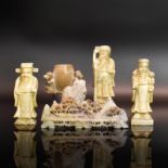 Fünf Schnitzereien. China | Wohl Speckstein, geschnitzt.