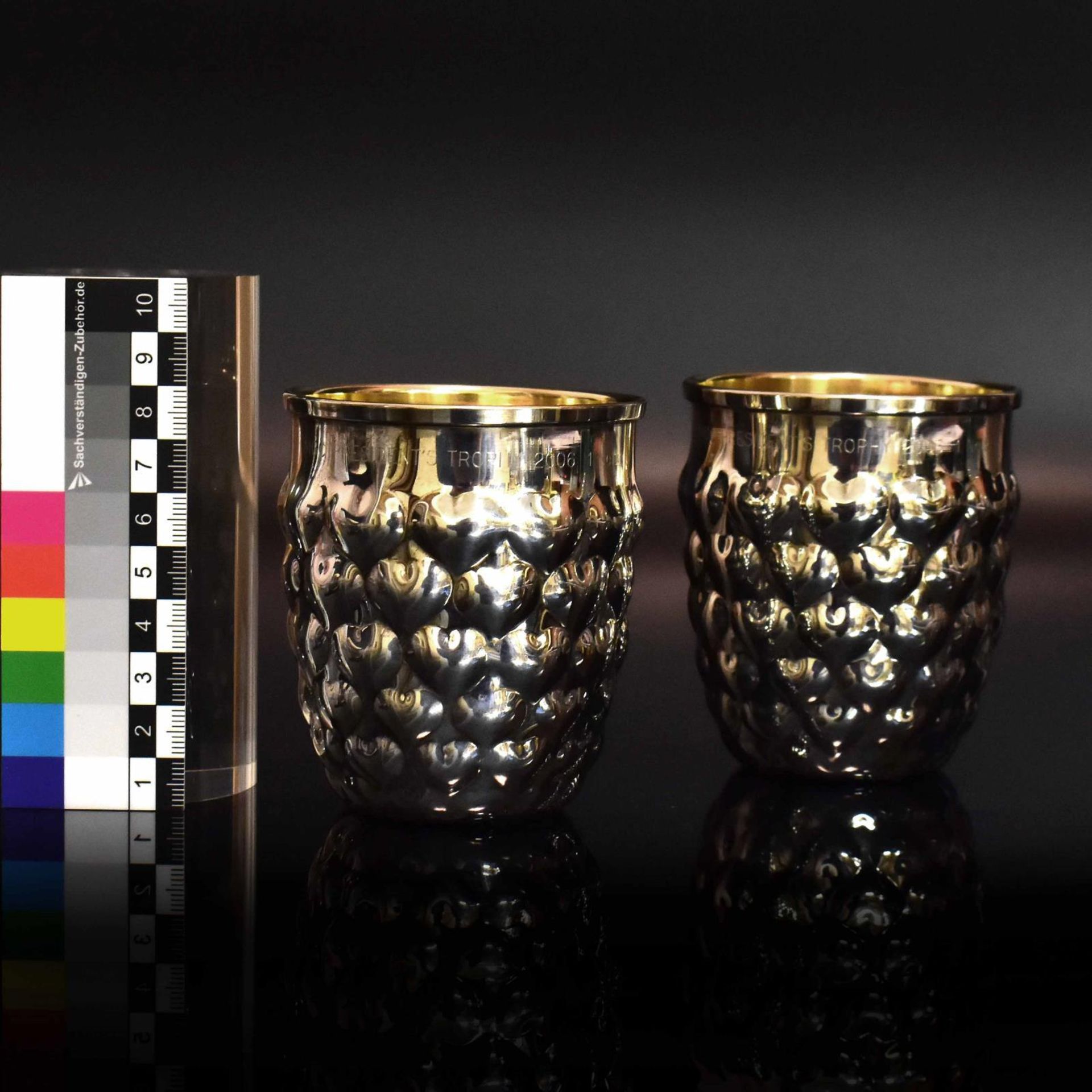 Zwei Herzbecher. Italien, Florenz, 20. Jh., Pampaloni | Silber, innen vergoldet. - Bild 2 aus 3