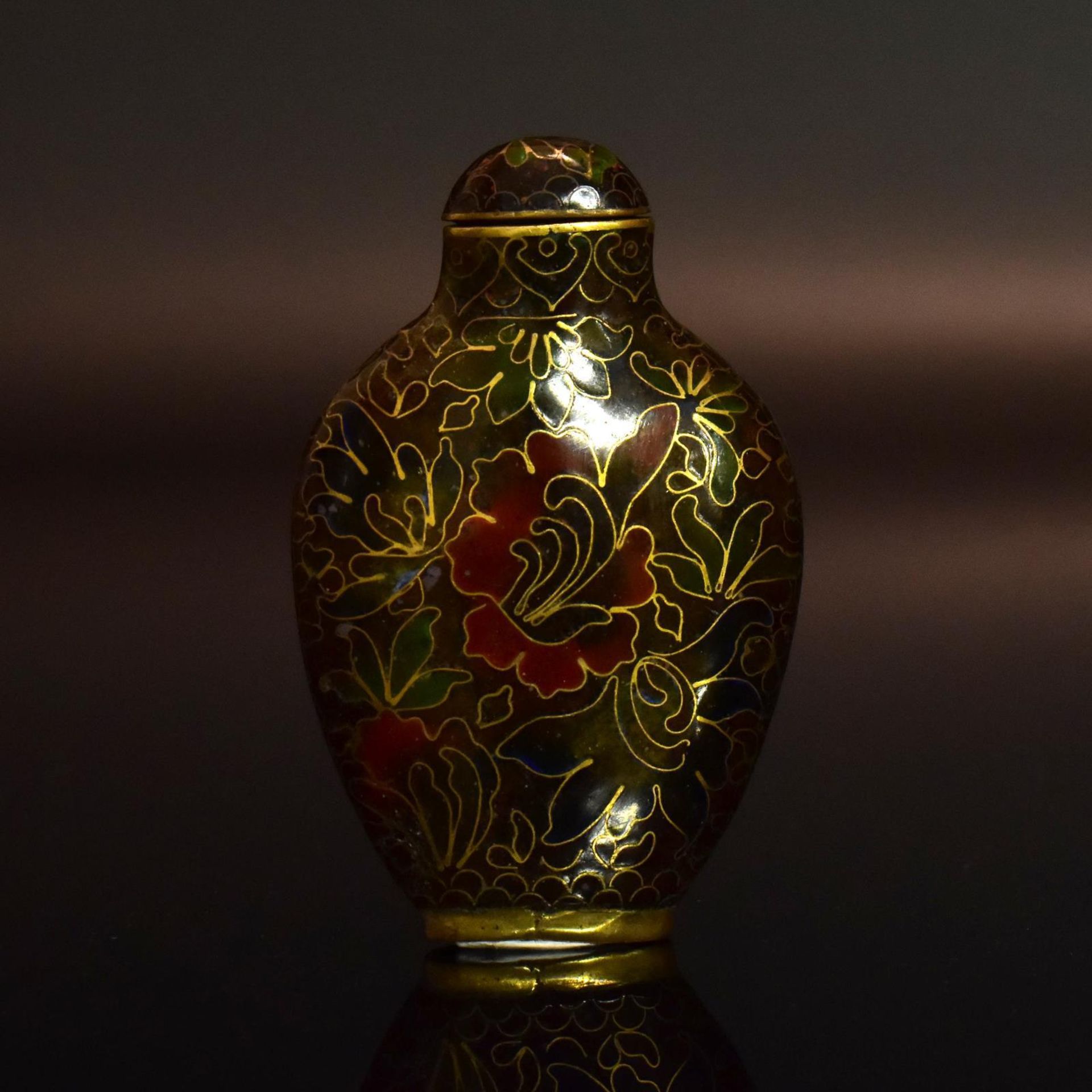 Snuff Bottle. China, 19./20. Jh. | Cloisonné.