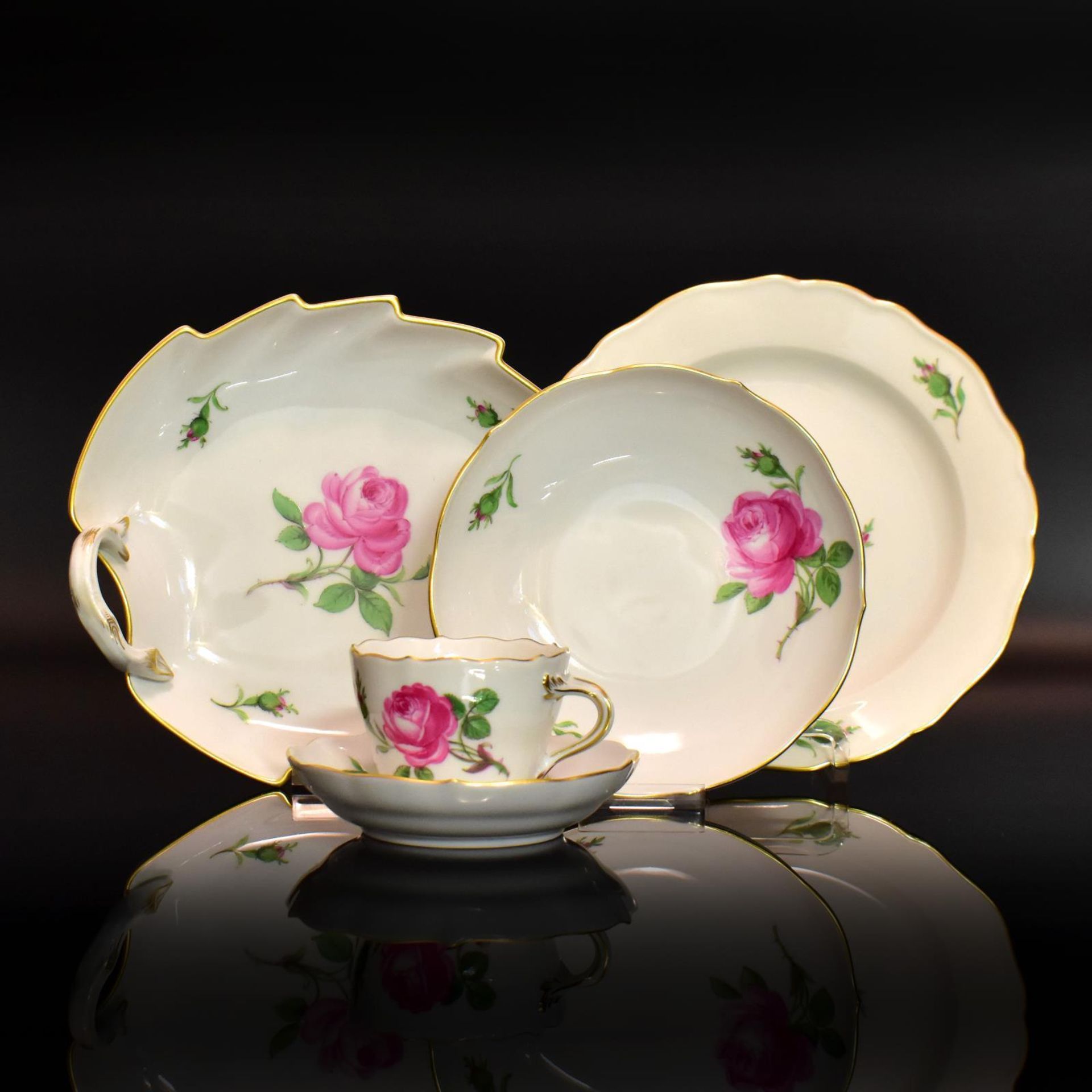 Restservice, 30tlg. Meissen | Porzellan, Farb- und Goldstaffagen.