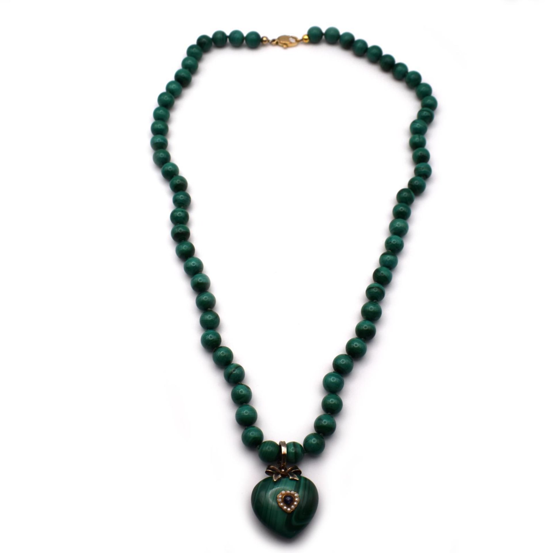 Kette. Montierung und Schließe Metall, vergoldet.