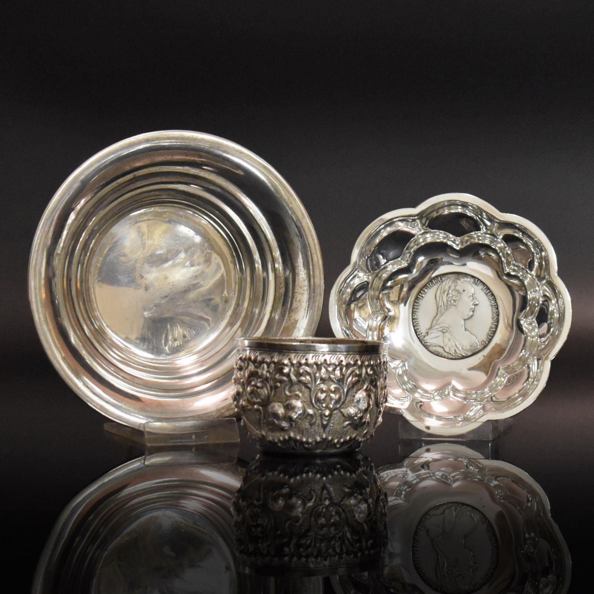 Zwei Schälchen und Kumme. U.a. Österreich, nach 1922 | Silber.