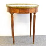 Beistelltisch. Um 1900, Louis XVI Stil | Nussbaum und andere Hölzer furniert, tlw. gebeitzt. Marm...