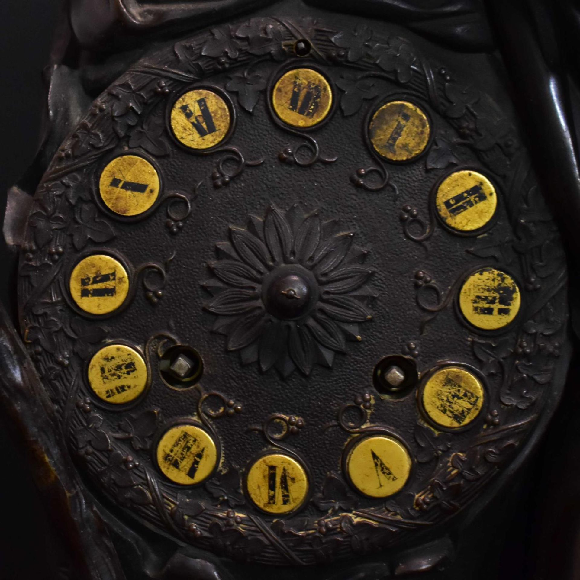 Kaminuhr. 19./20. Jh. | Gelbguss. Marmor. - Bild 2 aus 2