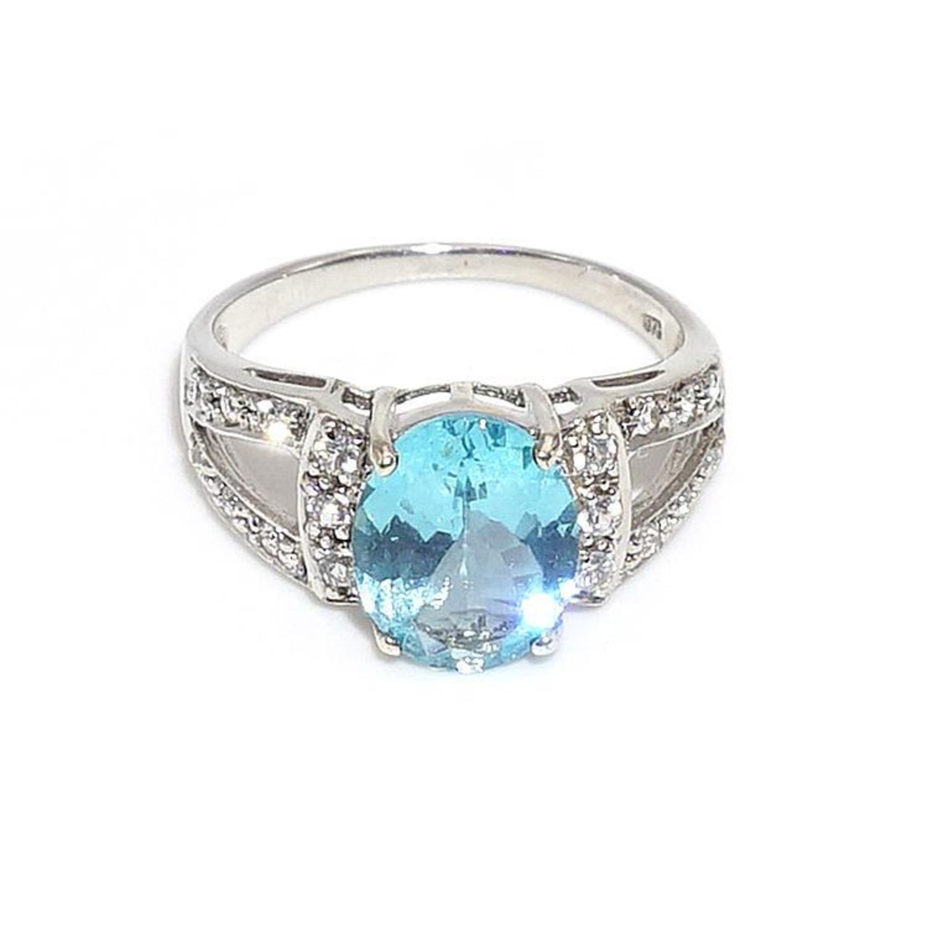 Ring. 9 K GG und WG.