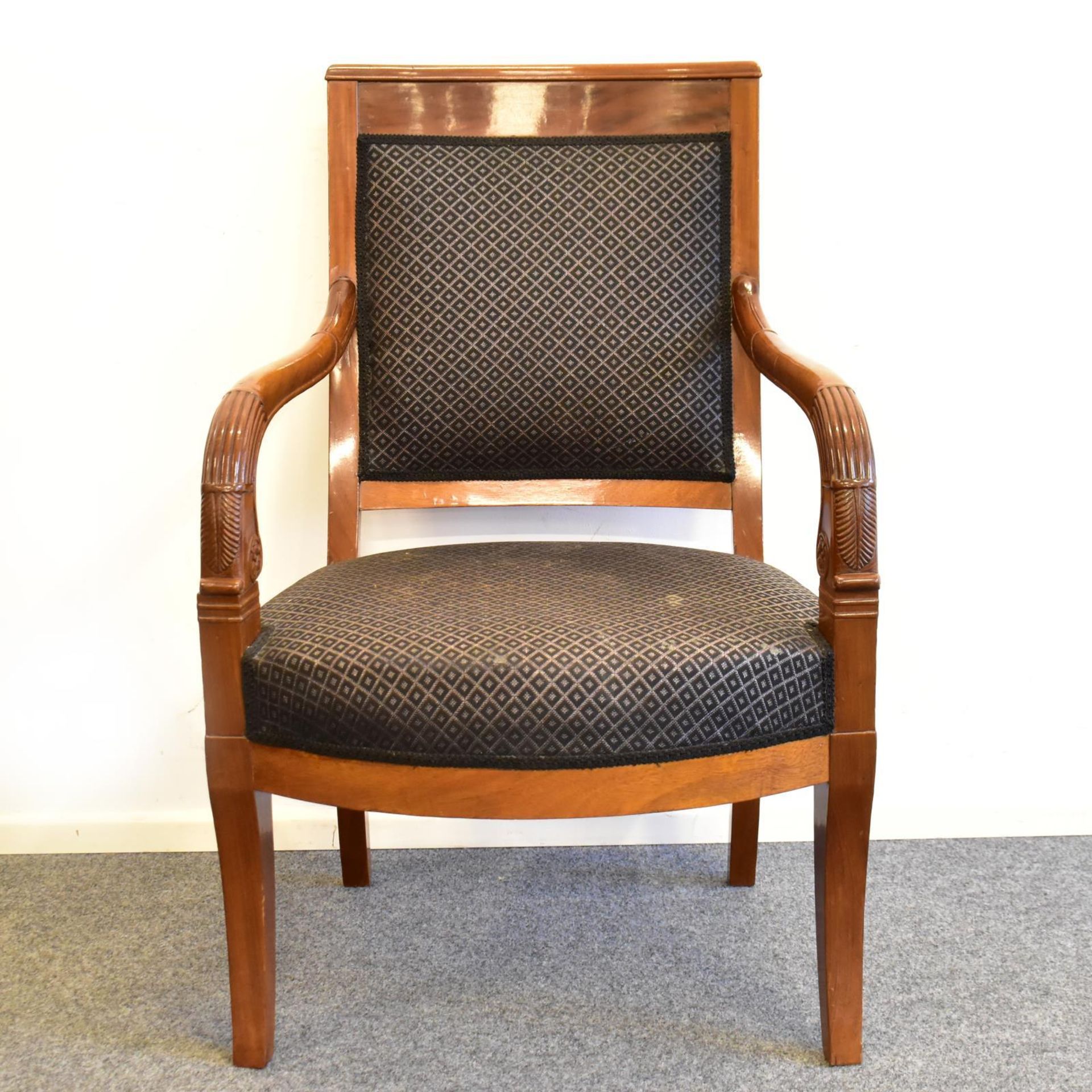 Armlehnstuhl. Um 1900, Directoire Stil | Mahagoni (?). Stoffbezug.