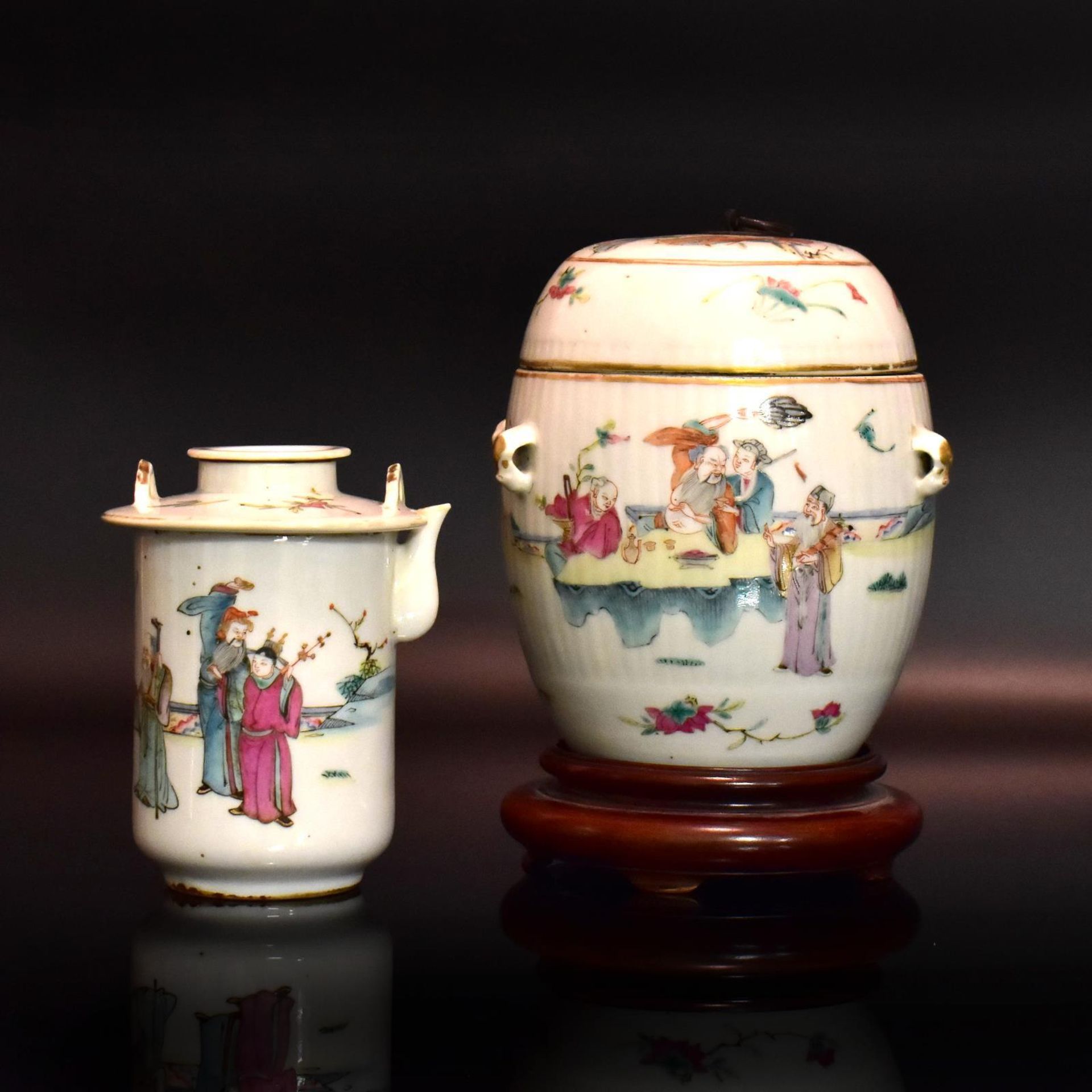 Teekanne und Dose. China, wohl Qing | Porzellan, bunter Schmelzfarbendekor.