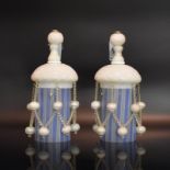 Ein Paar Wandleuchten. 20. Jh. | Glas. Metall.