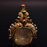 Petschaft. Deutschland, 19. Jh. | Silber, vergoldet, partiell emailliert. Wohl gravierter Citrin.