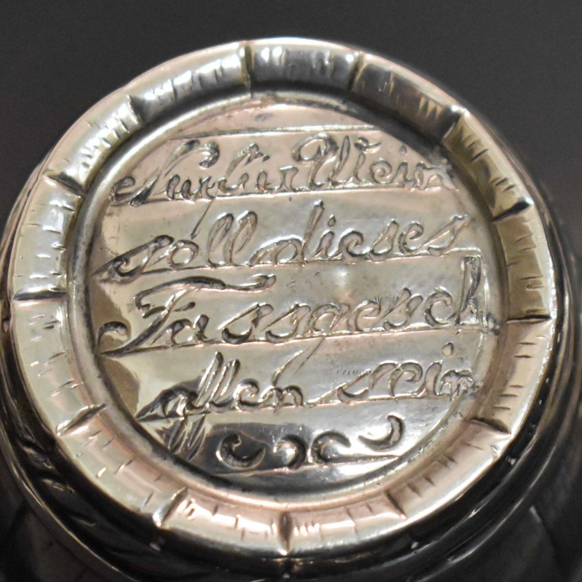 Kleiner Fassbecher. Wohl Hanau, Ende 19. Jh., Gebrüder Gutgesell | Silber. - Bild 4 aus 7