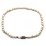 Collier. Schließe 18 K WG.