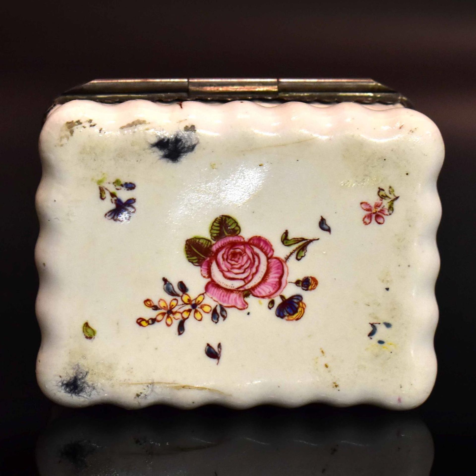 Zwei Dosen. Frankreich, 19./20. Jh. | Porzellan und Email, Metallmontierungen. - Bild 4 aus 4