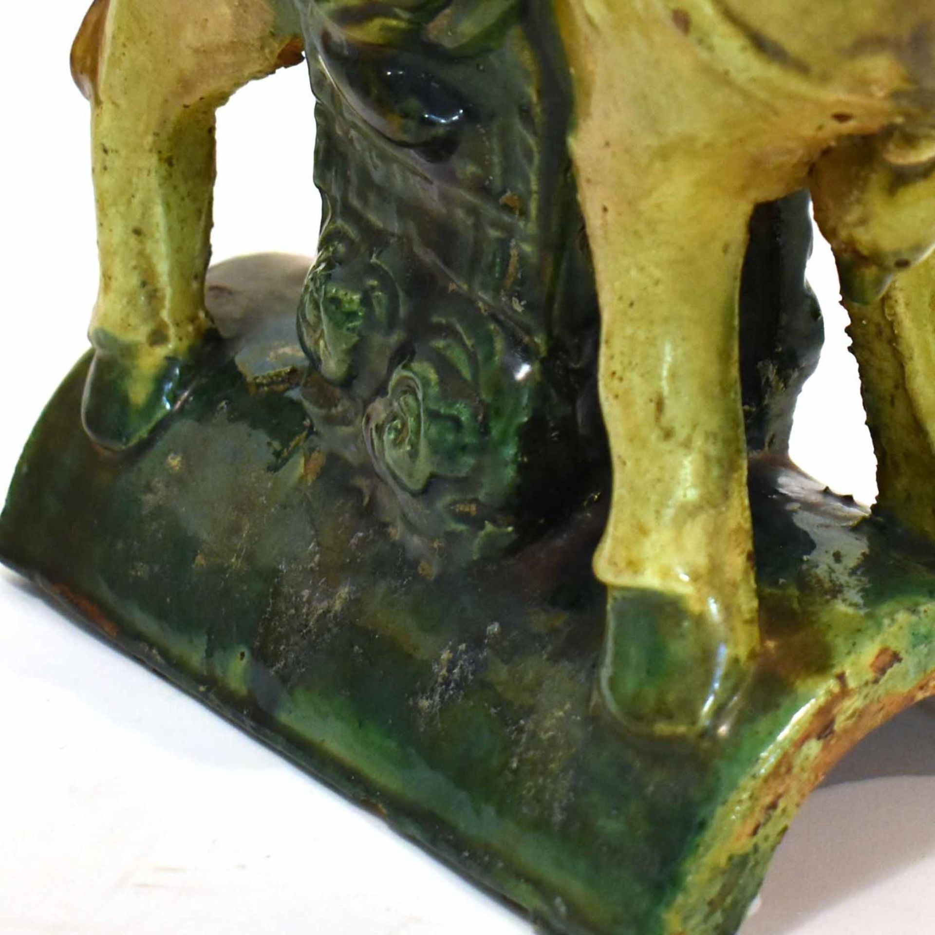 Dachreiter. China | Steinzeug, heller Scherben. Grüne und gelbe Glasur. - Bild 3 aus 3