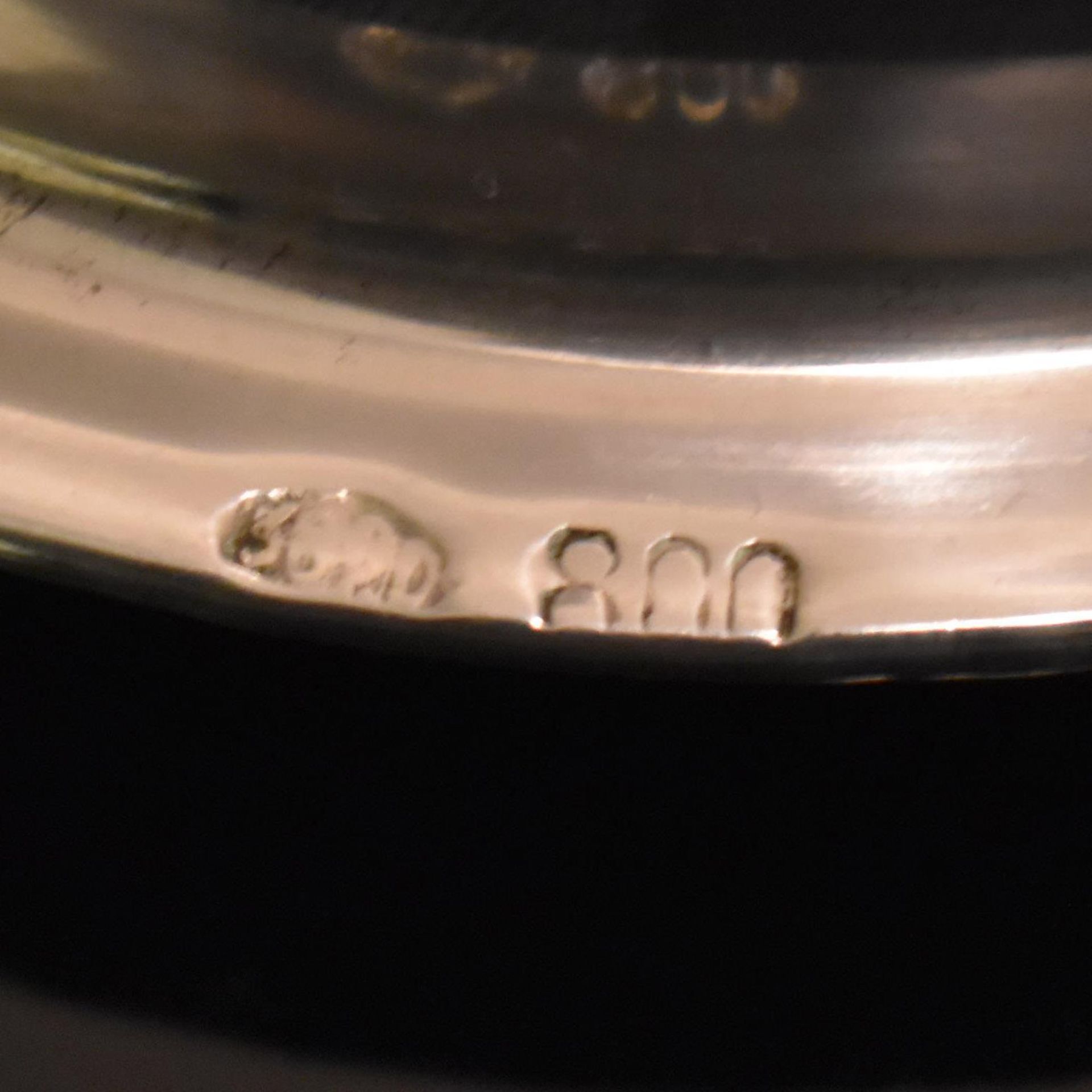 Zwei kleine Henkelschalen mit Untersetzern. Italien, 20. Jh. | Silber. - Bild 3 aus 3